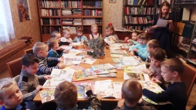 "Сюда приходят дети узнать про всё на свете" - экскурсия в библиотеку