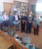 награждение учеников 1 класса средней школы №2, участников конкурса "Здравствуй, Зимушка-Зима"