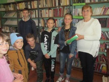 «Библиотекарь на час» акция  (Самусенкову Сашу поздравляют с 16-летием)